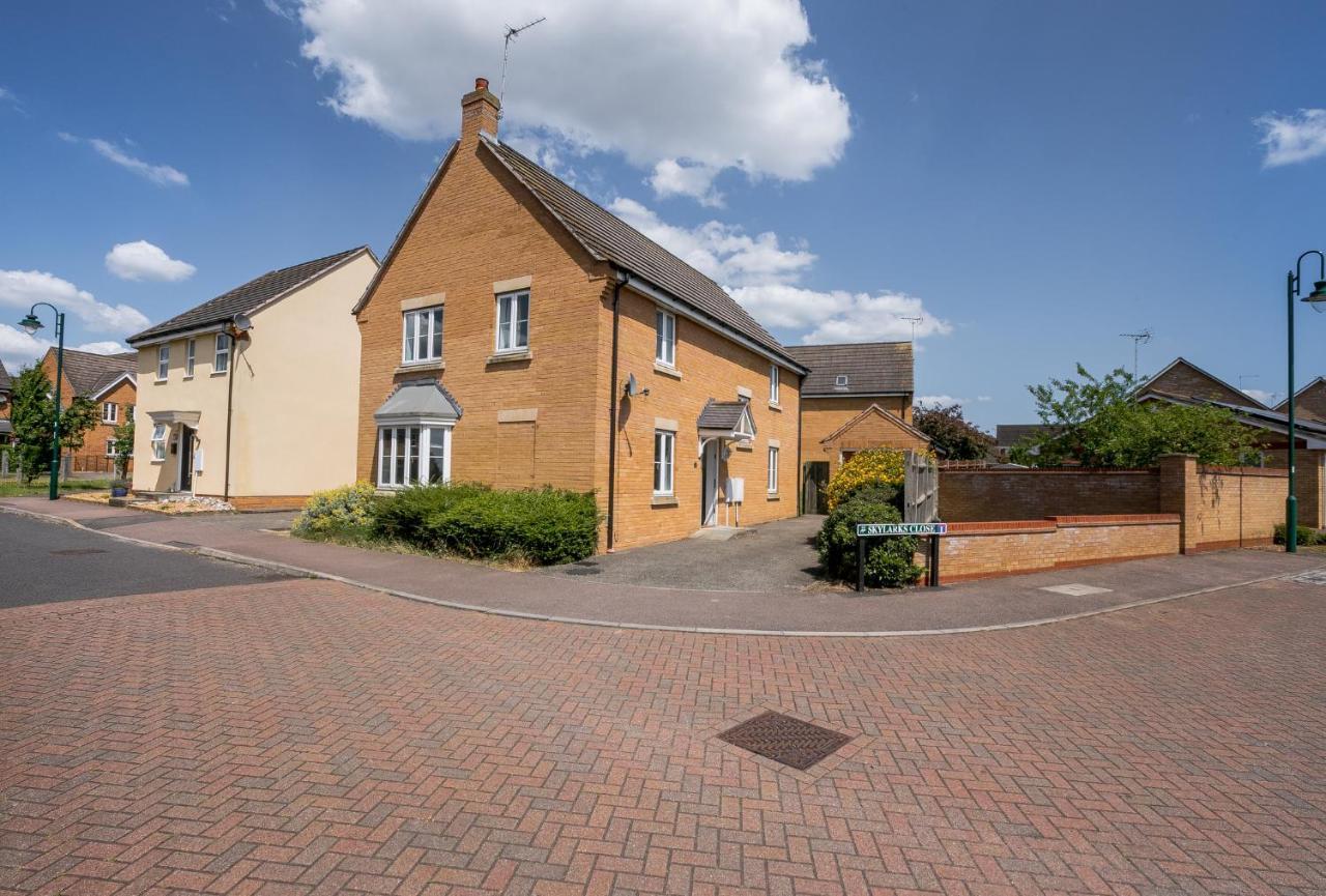 Kvm - Highclere House For Large Groups With Parking By Kvm Stays Hampton Eksteriør billede