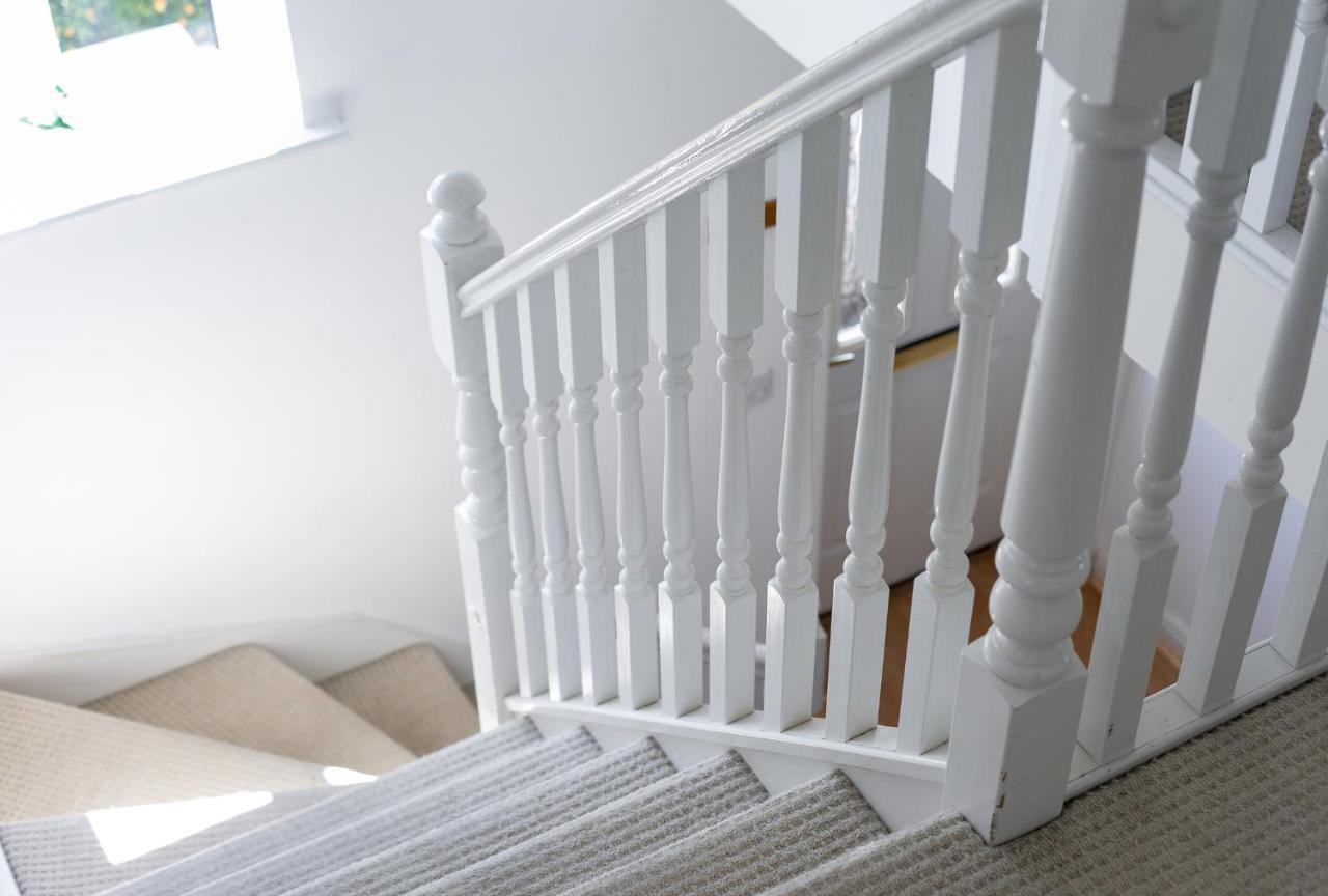 Kvm - Highclere House For Large Groups With Parking By Kvm Stays Hampton Eksteriør billede